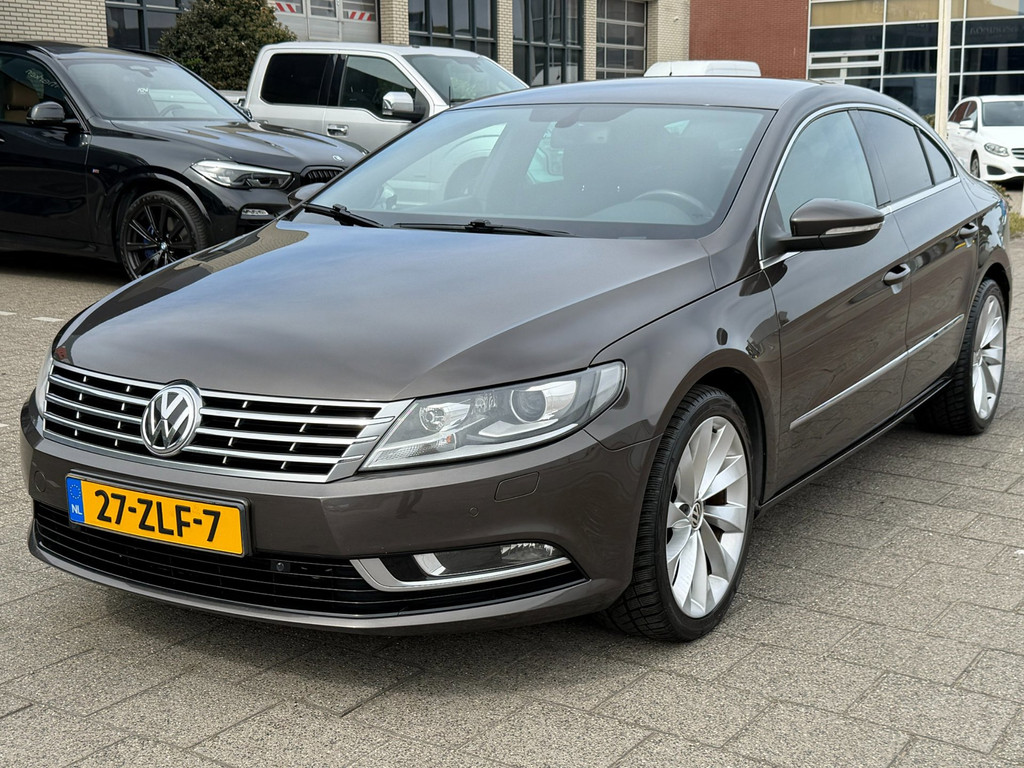 52878958-9.jpg