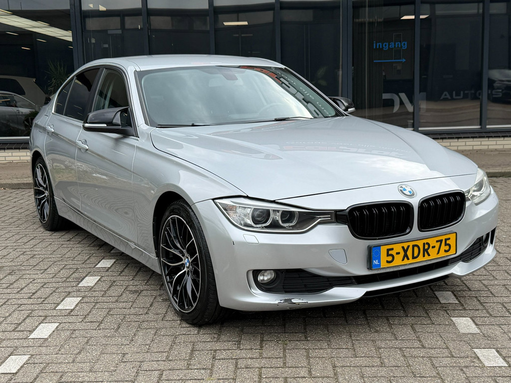 55973426-10.jpg