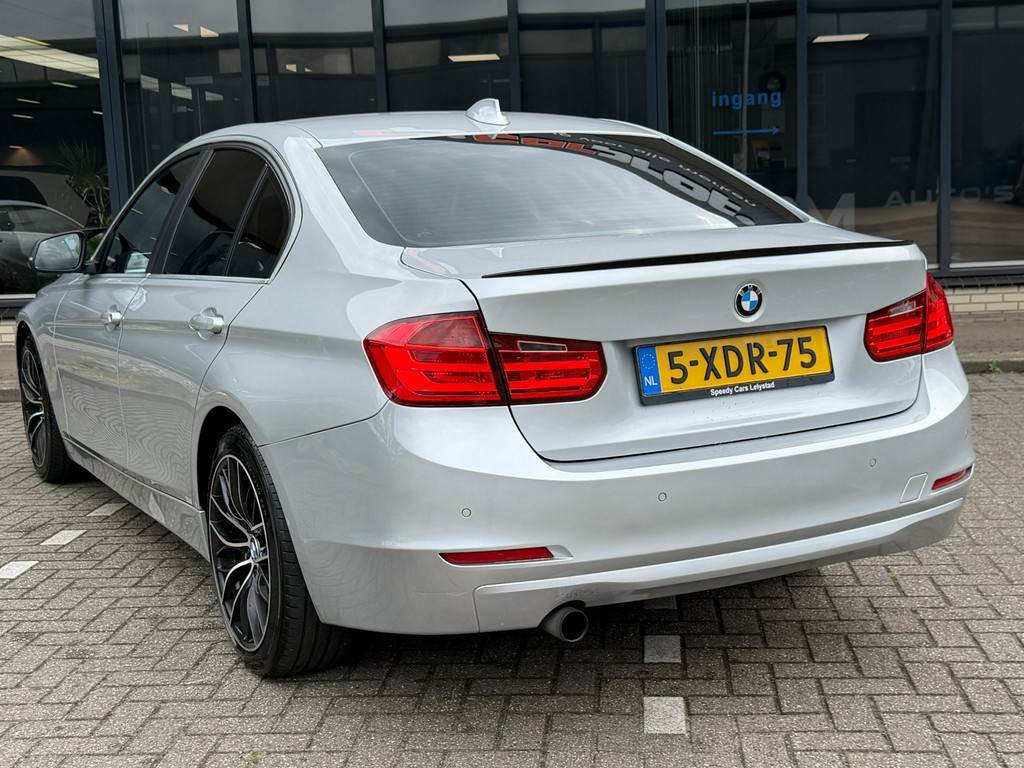 55973426-14.jpg