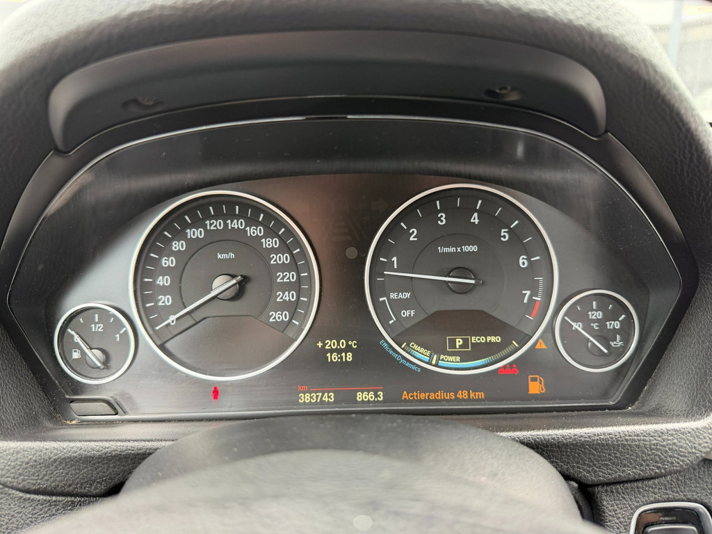 55973426-7.jpg
