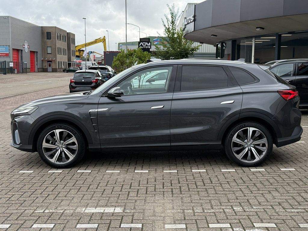 56298372-2.jpg